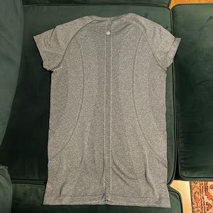 Lululemon swiftly tech short sleeve shirt size 8